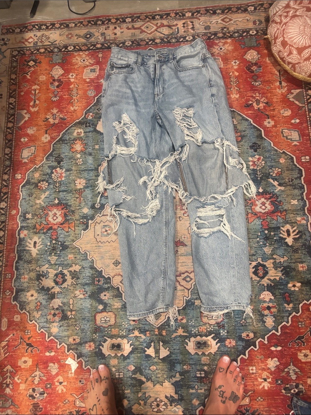 American Eagle Outfitters Light Wash Distressed Boyfriend Jeans